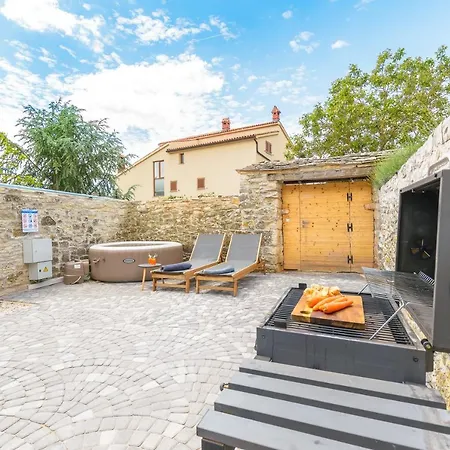 Casa Roveria Apartment Jursici